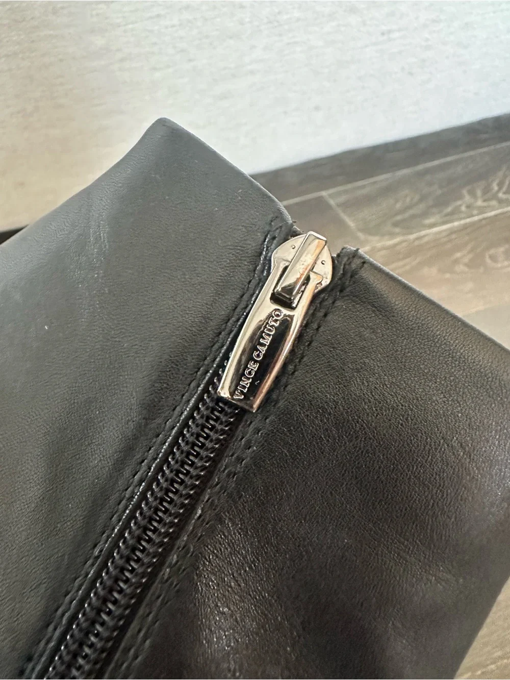 Vince Camuto black leather